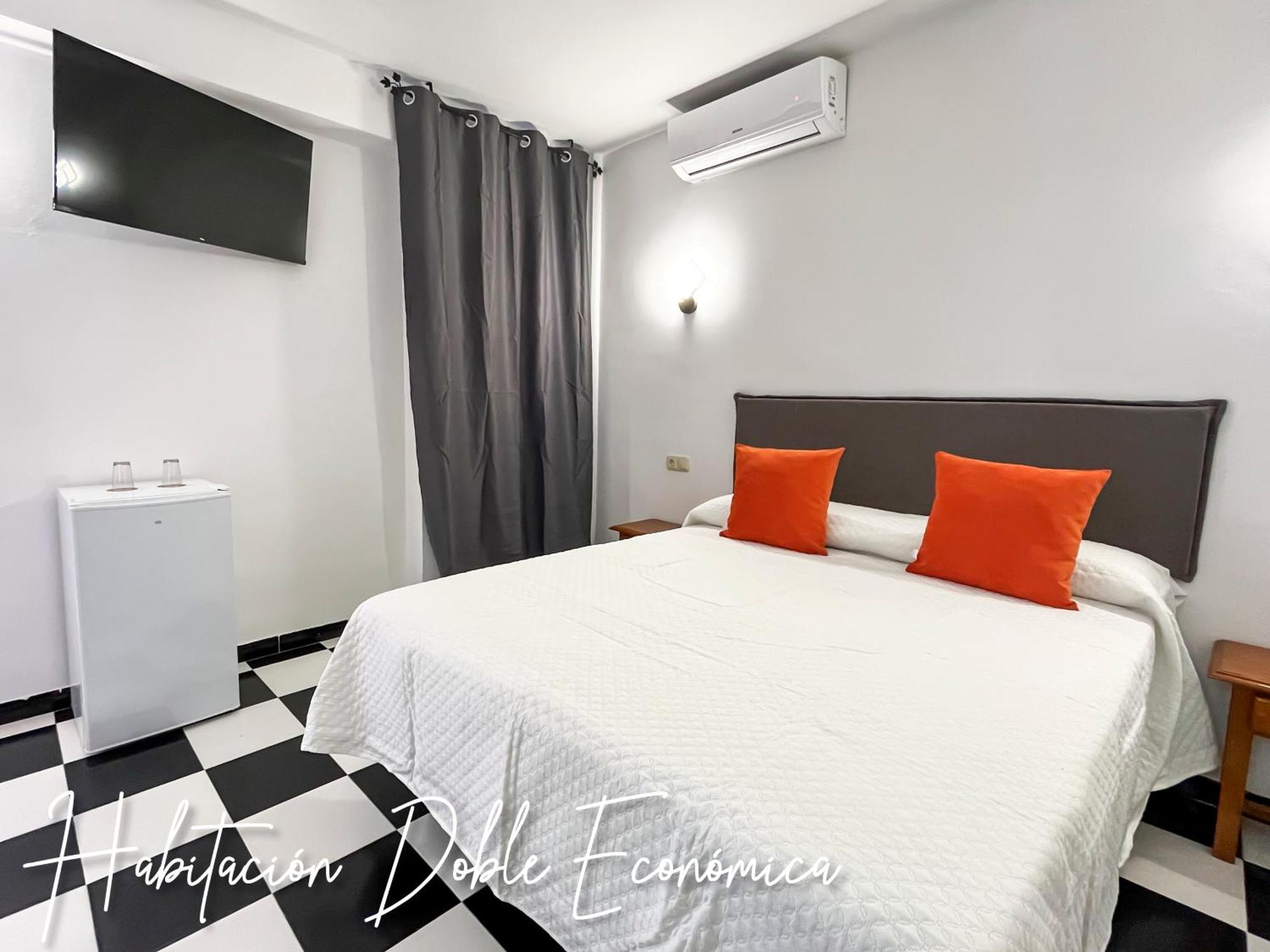 Micaela Charming Hostal Torremolinos Esterno foto