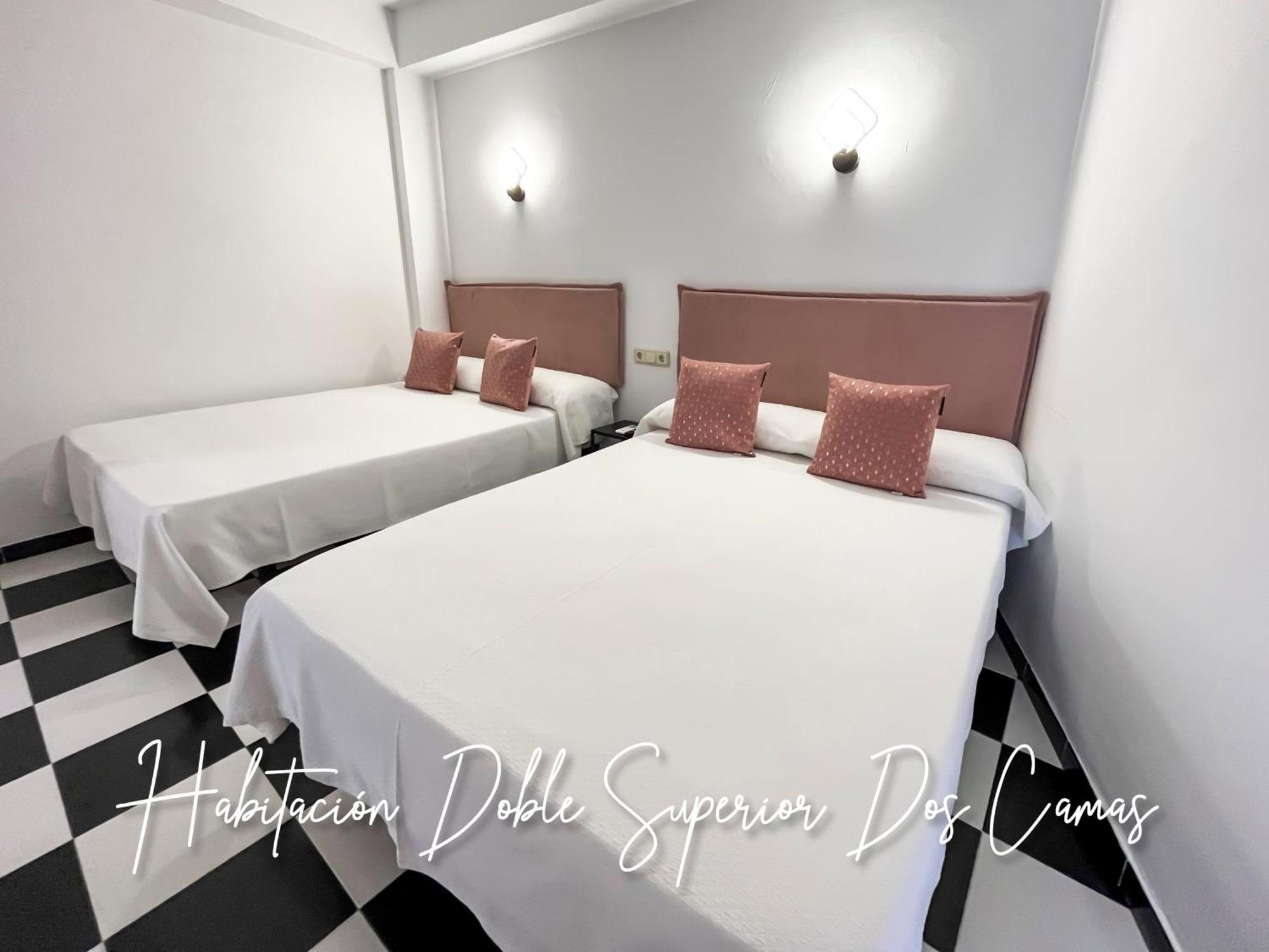 Micaela Charming Hostal Torremolinos Esterno foto